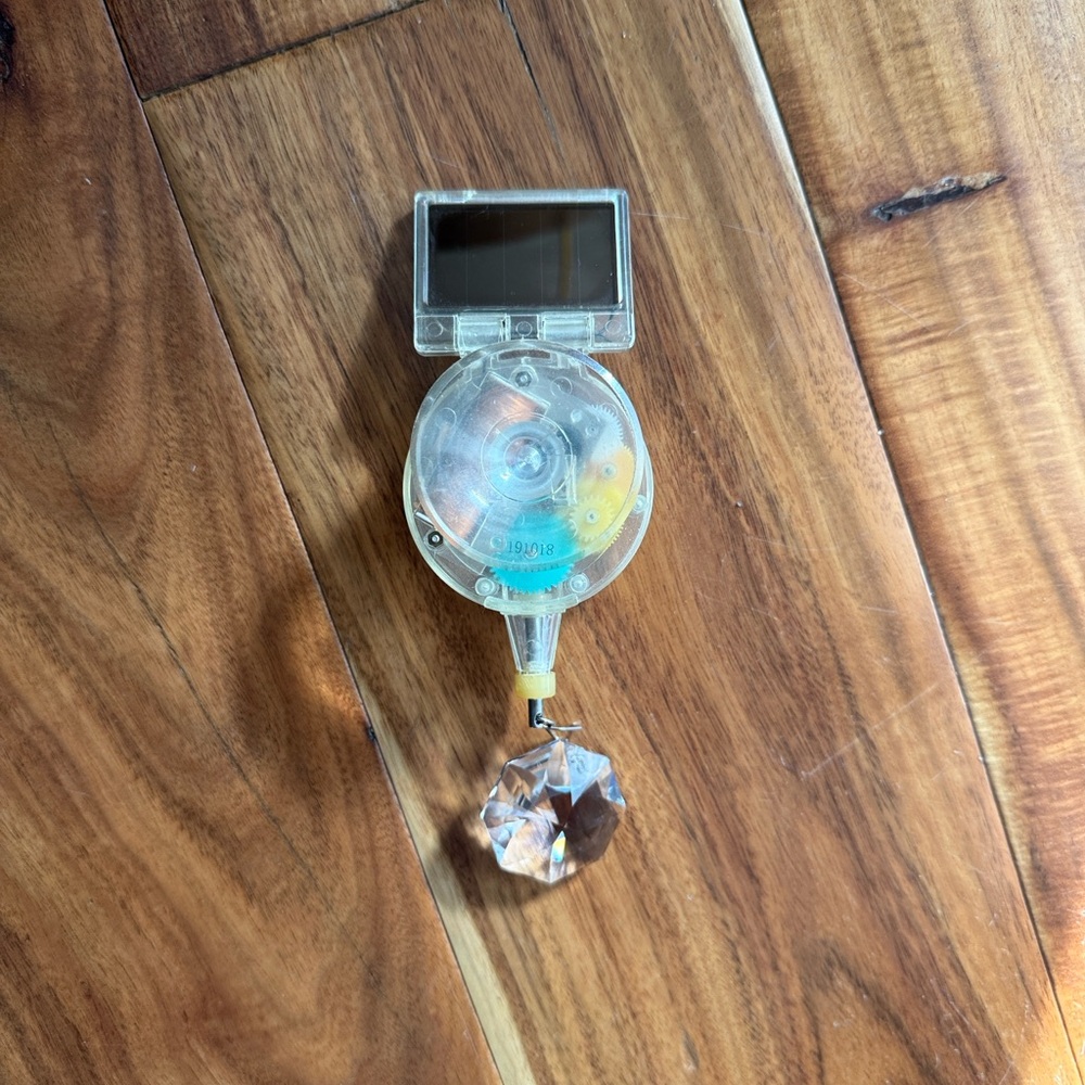Solar-Powered Rainbow Maker - Picture 3 of 7